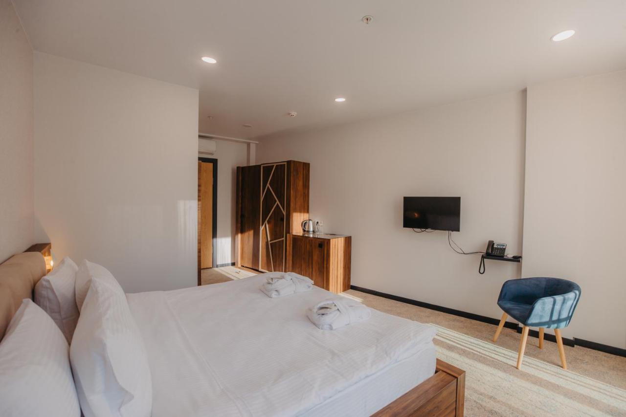 Capo Verde Hotel Батуми Экстерьер фото