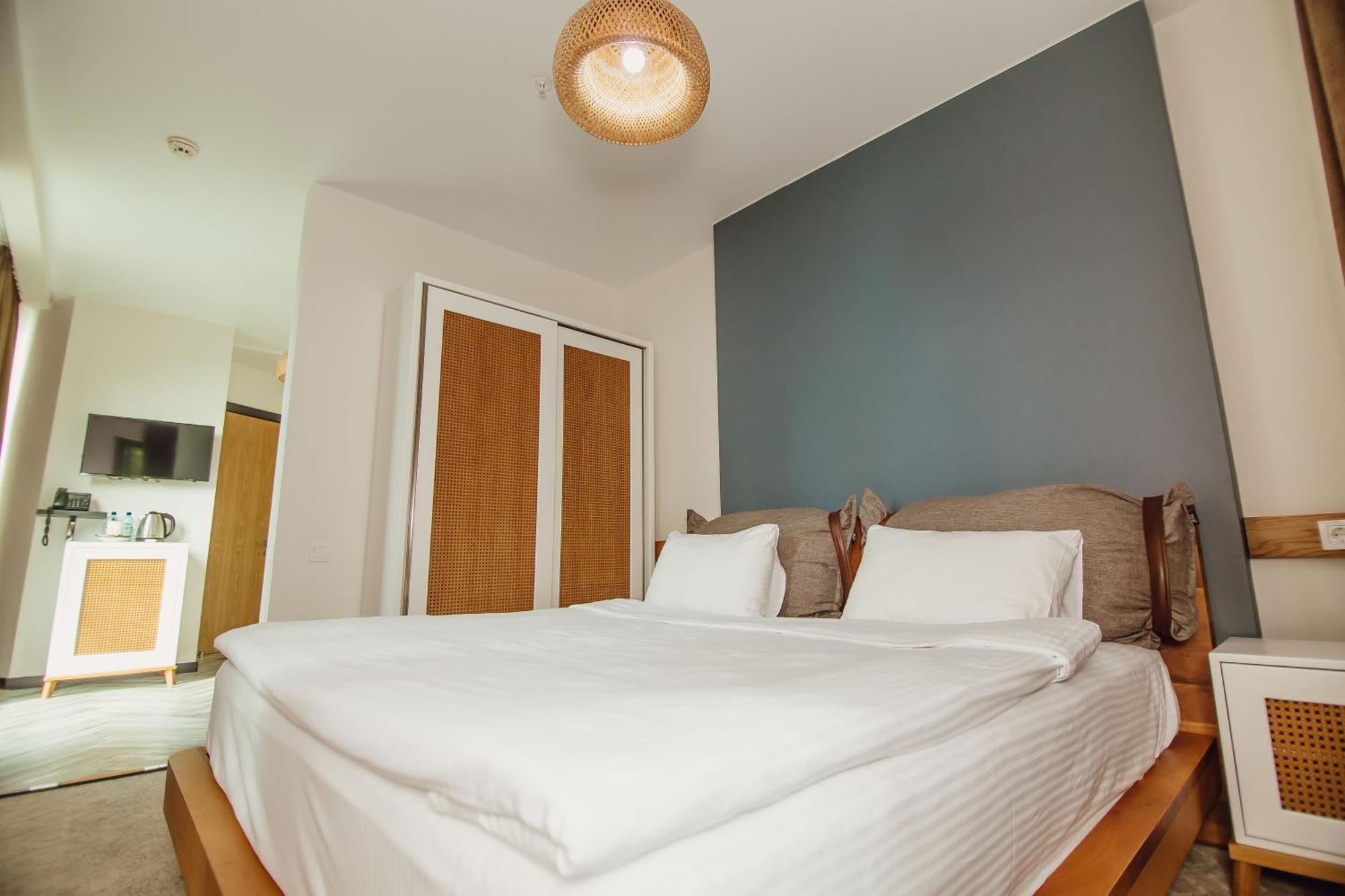 Capo Verde Hotel Батуми Экстерьер фото